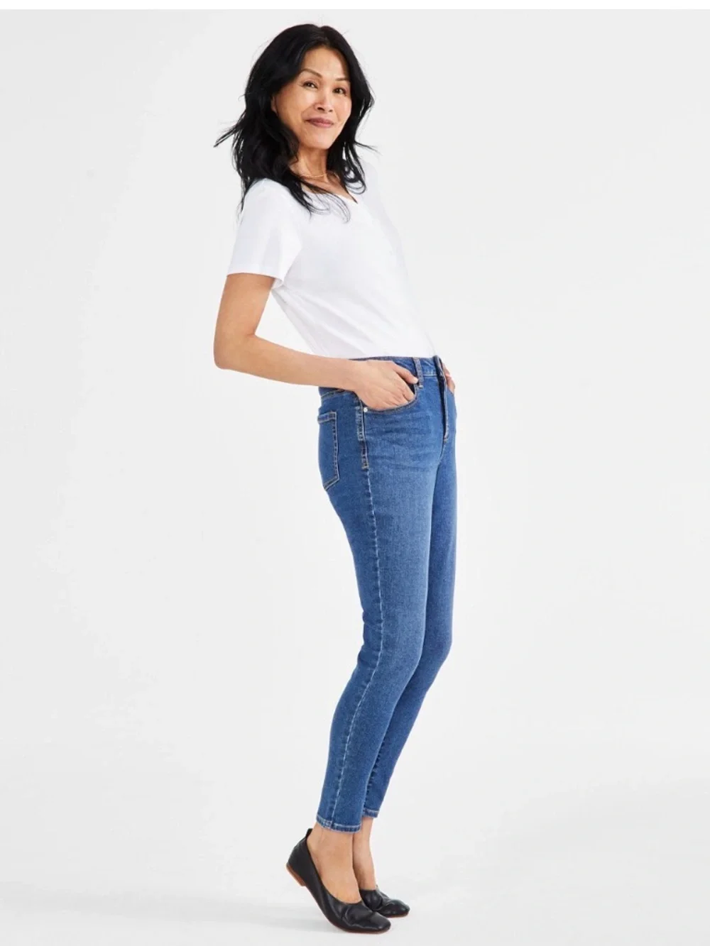 BNWT STYLE & CO. SHORT CURVY SKINNY MID-RISE SLIMMING POCKET JEANS IN SIZE 12S - Picture 2 of 16